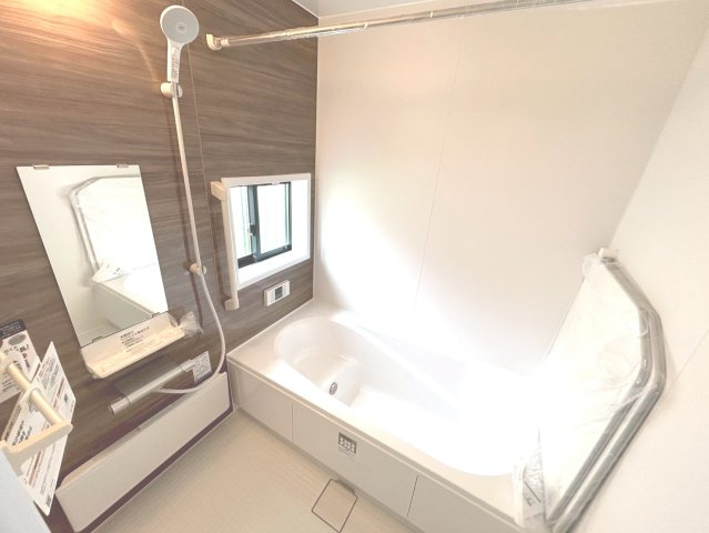 【商談中】ハートフルタウン　扶桑町高雄6期　全3区画分譲の浴室|明るく清潔なバスルームで、保温浴槽を使用しており４時間たっても湯温低下は約2.5度の省エネ仕様です。