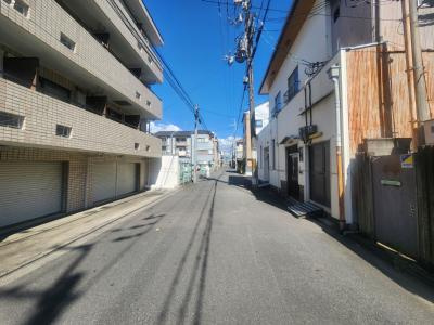 メゾン・ド・パルファンの周辺|前面道路