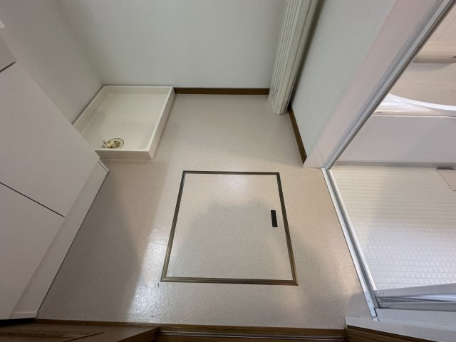 堺市西区浜寺諏訪ノ森町東２丁の収納