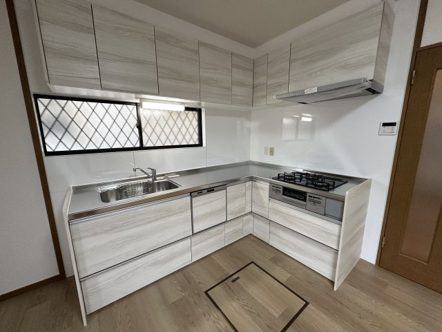 堺市西区浜寺諏訪ノ森町東２丁のキッチン