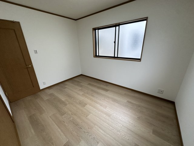 堺市西区浜寺諏訪ノ森町東２丁の洋室