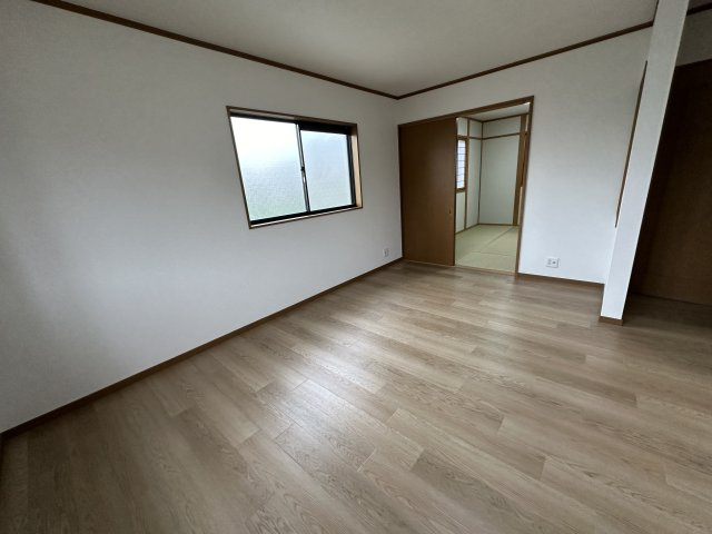 堺市西区浜寺諏訪ノ森町東２丁の洋室