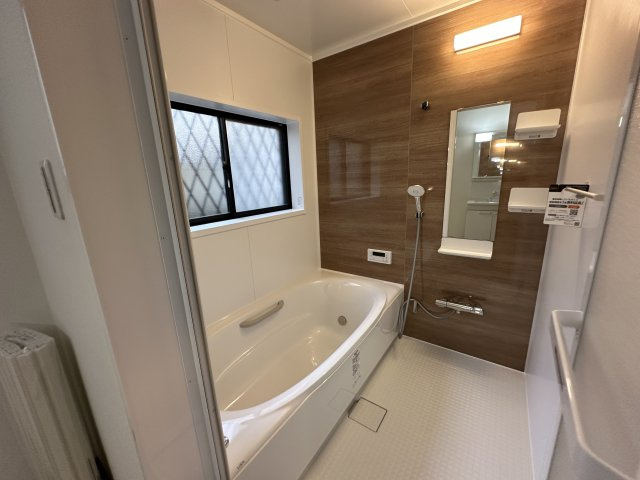 堺市西区浜寺諏訪ノ森町東２丁の浴室