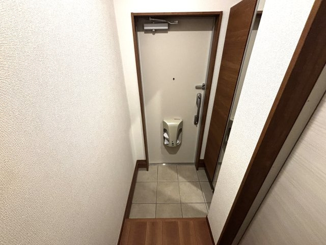 ボヌール加美平の玄関