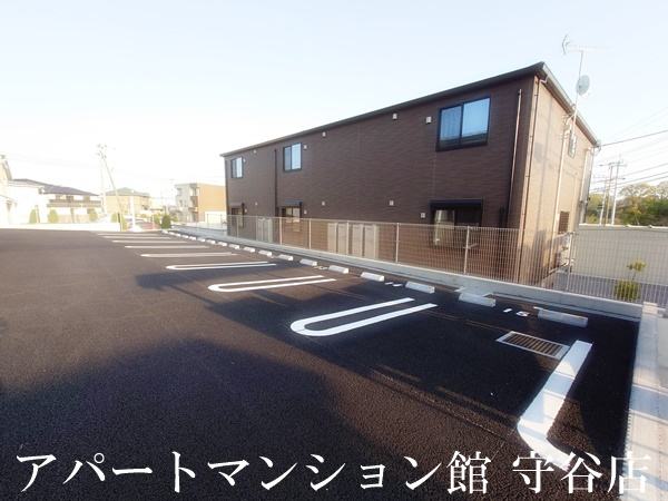 ラ　コリーナGの駐車場