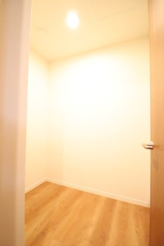 FLAT RIVER （フラットリバー）の洋室