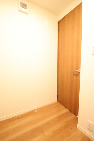 FLAT RIVER （フラットリバー）の洋室