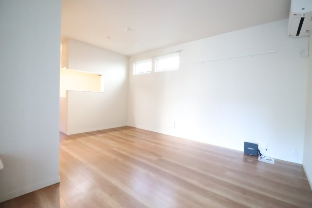 FLAT RIVER （フラットリバー）の居間・リビング