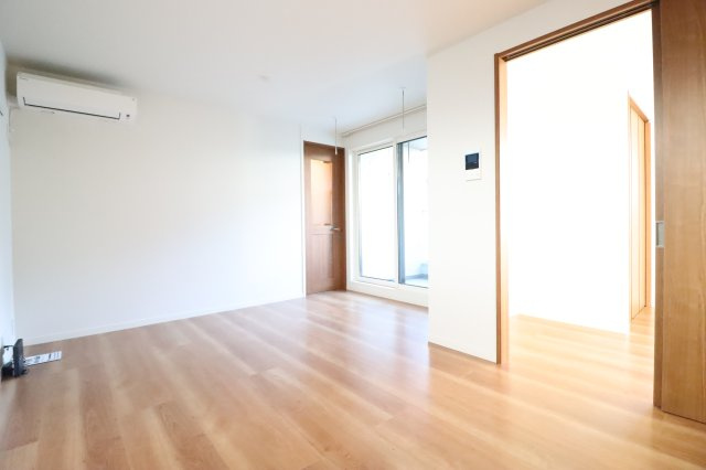 FLAT RIVER （フラットリバー）の居間・リビング