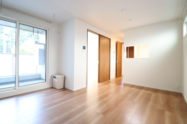 FLAT RIVER （フラットリバー）の居間・リビング