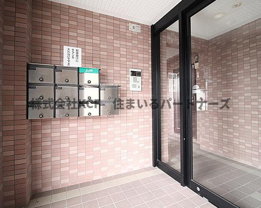 ヴィラコートはなみづきのエントランス|建物の内部です