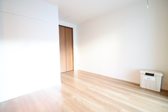FLAT RIVER （フラットリバー）の洋室