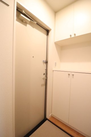 FLAT RIVER （フラットリバー）の玄関
