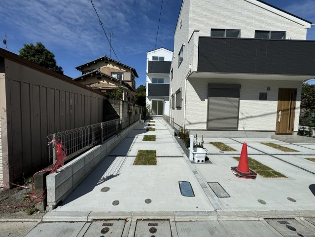 葛飾区東金町8丁目新築戸建【半田小学校：10分】の駐車場|2号棟駐車スペース・縦列２台駐車可