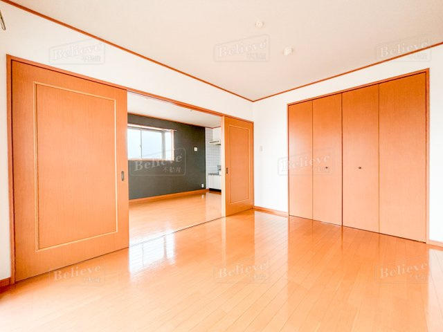 センタービレッジ本町の寝室|クローゼット付の洋室です☆