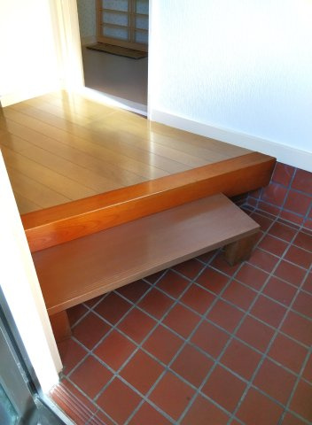 【玄関】 | 向原5丁目貸家 | 明るい玄関です