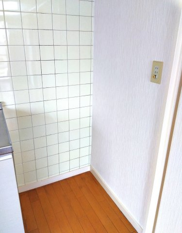 【その他】 | 向原5丁目貸家 | 冷蔵庫置場