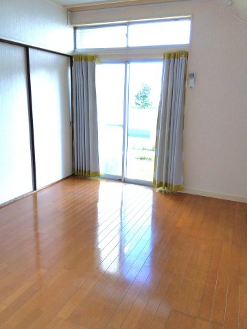 【洋室】 | 向原5丁目貸家 | 個人の部屋や寝室として使える洋室です