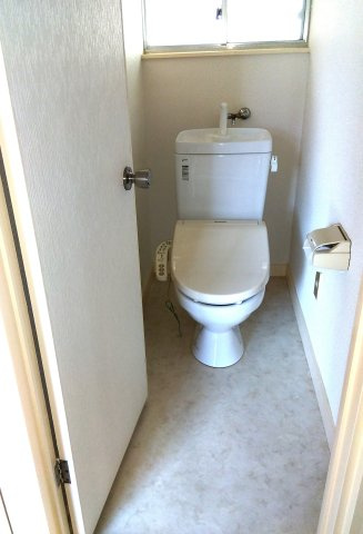 【トイレ】 | 向原5丁目貸家 | シンプルで使いやすいトイレです
