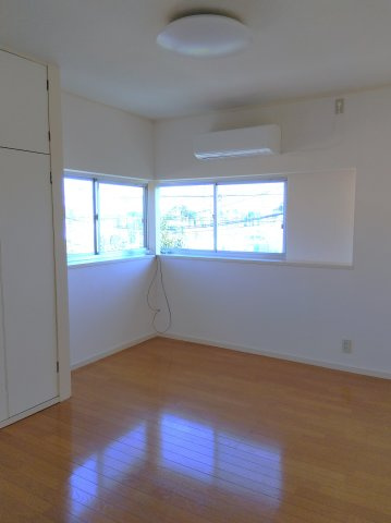 【洋室】 | 向原5丁目貸家 | ゆったりした洋室です