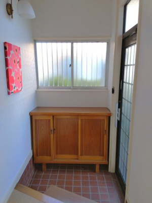 【設備】 | 向原5丁目貸家 | 玄関シューズボックス