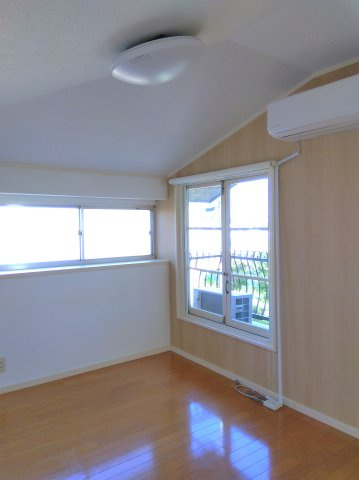 【洋室】 | 向原5丁目貸家 | 個人の部屋や寝室として使える洋室です