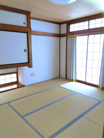 【和室】 | 向原5丁目貸家 | 和室ならではの温かな和の空間で寛ぎの時間を過ごせます