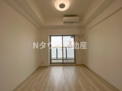 【寝室】 | エステムコート名古屋黒川シャルマン | 広くて明るい寝室