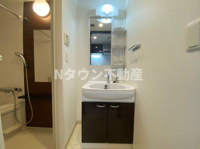 【独立洗面台】 | エステムコート名古屋黒川シャルマン | 広い洗面スペース