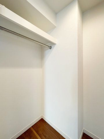 岡本ハウベスの収納|ウォークインクローゼット