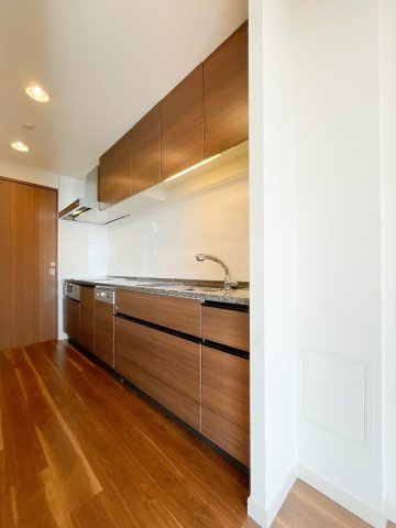 岡本ハウベスのキッチン|きれいなキッチンです