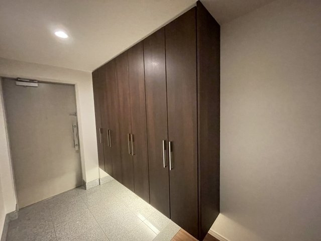 岡本ハウベスのその他