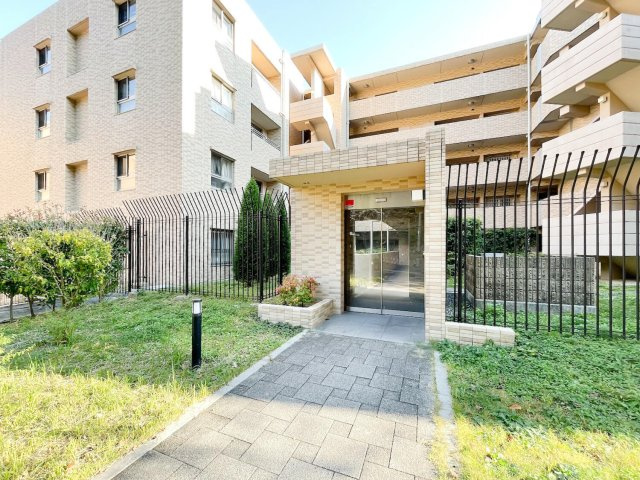 岡本ハウベスのエントランス