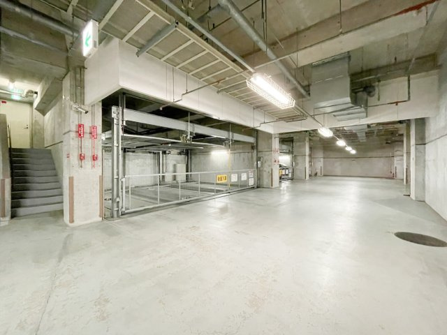 岡本ハウベスの駐車場