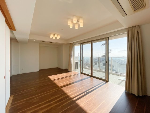 岡本ハウベスのその他|リビングです