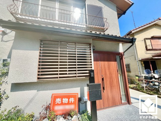 大津市竜が丘の玄関