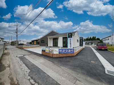 【前面道路含む現地写真】 | 平屋　太田市市場町第1　Livele Garden.S　3号棟 | 東南角地の開放感あふれる立地です！