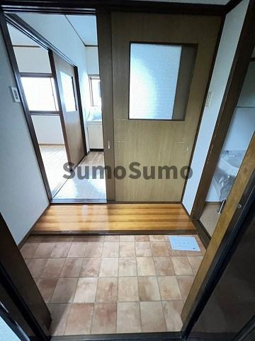 阪本ハイツの玄関|収納もある玄関です