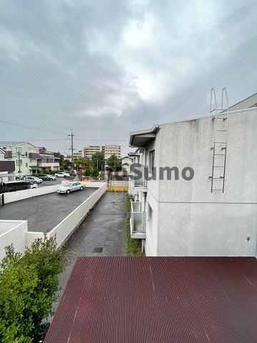 阪本ハイツのバルコニー|暖かな日差しのふりそそぐバルコニー