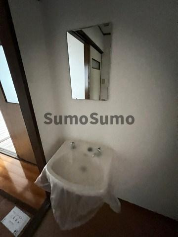 阪本ハイツの独立洗面台|独立洗面台あり、毎朝おしゃれに忙しい女性の方におすすめです