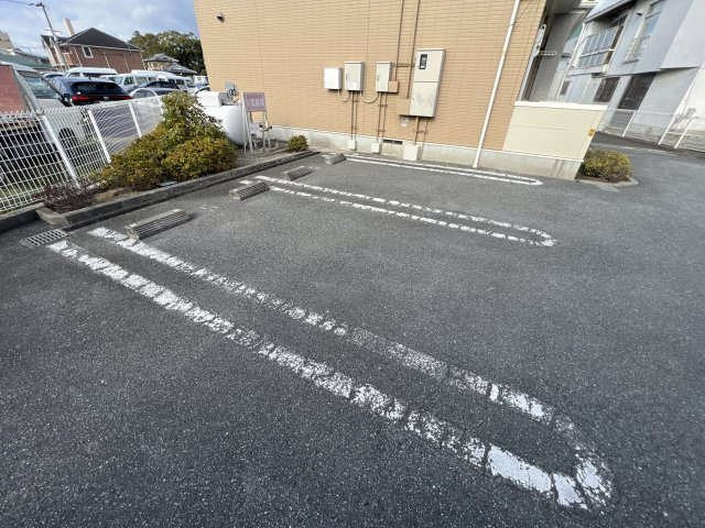 サニーハートＡの駐車場