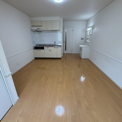 はまだ荘の内装|明るい室内です