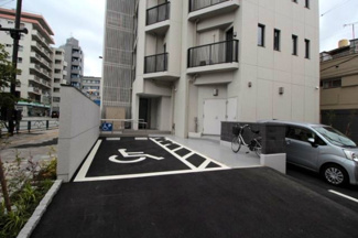 【駐車場】
