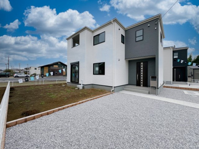 【外観】 | 太田市市場町第1　Livele Garden.S　2号棟 | ついに建物完成いたしました！ぜひ一度ご見学ください♪