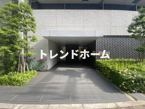 ドゥーエ立売堀のエントランス|選べる家電プランあり！！