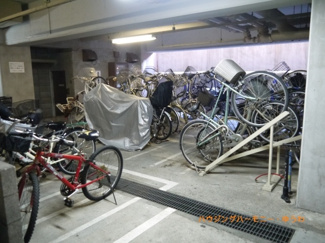 【その他共用部分】 | 建物内に、便利な専用駐輪場があります。