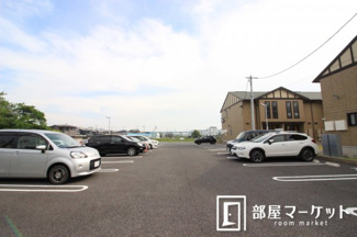 【駐車場】