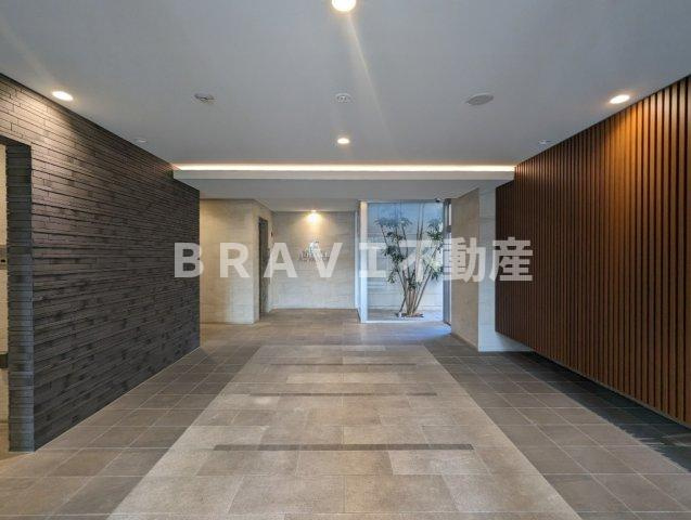 アドバンス大阪バレンシア BRAVI不動産のロビー