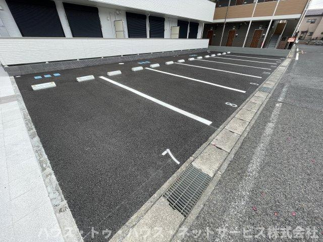 ハイセンチュリーの駐車場