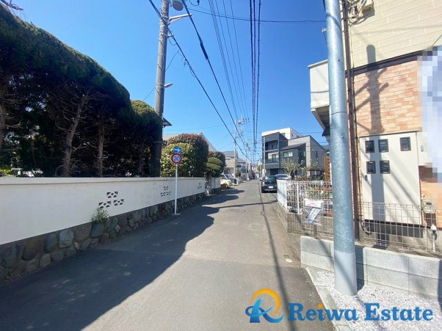 新築戸建　藤沢市辻堂新町2丁目の前面道路含む現地写真